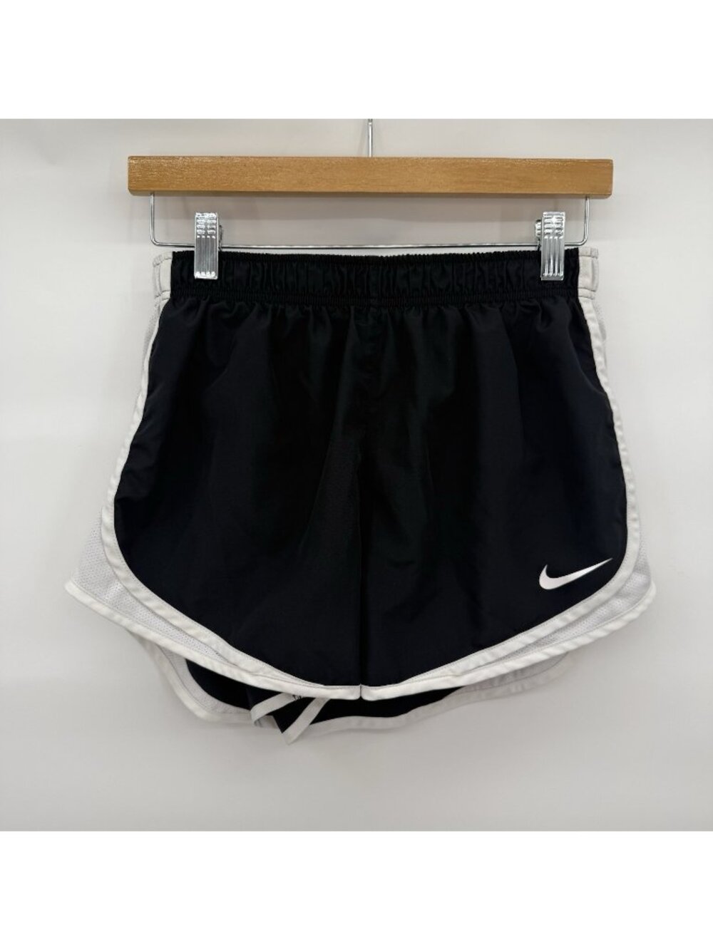 Nike Dri-Fit Athletic Shorts Women's Black/White Lined Mesh Side Running Size L